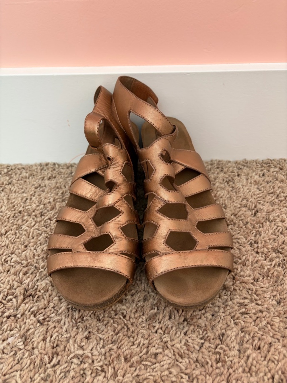 Dansko Selina Metallic Bronze Leather Gladiator Wedge Sandals Women size 38 Euro